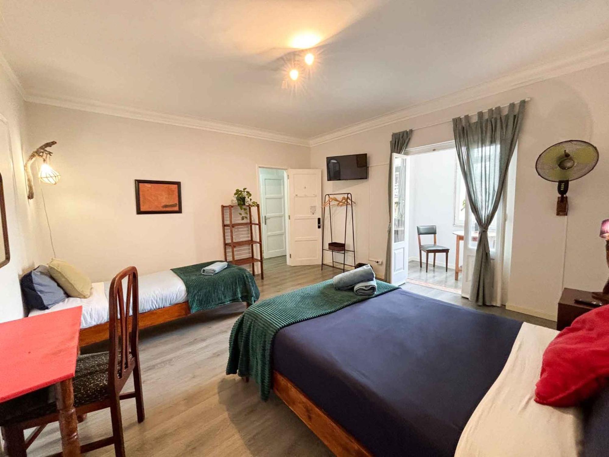 Aquarela Do Tejo Guesthouse فيلا فرانكا دي شيرا المظهر الخارجي الصورة
